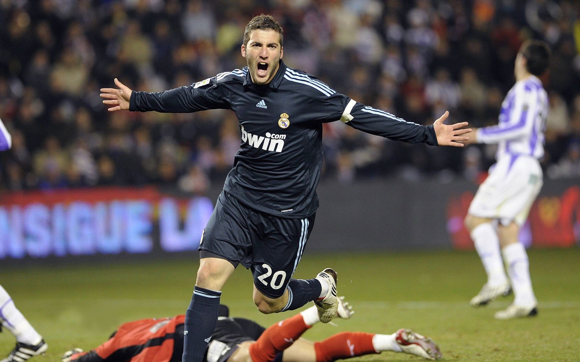 爱游戏 ayx 中国官方网站-里奇·麦考的领导力无与伦比，为全黑队创造了黄金时代，里奇·麦克唐纳